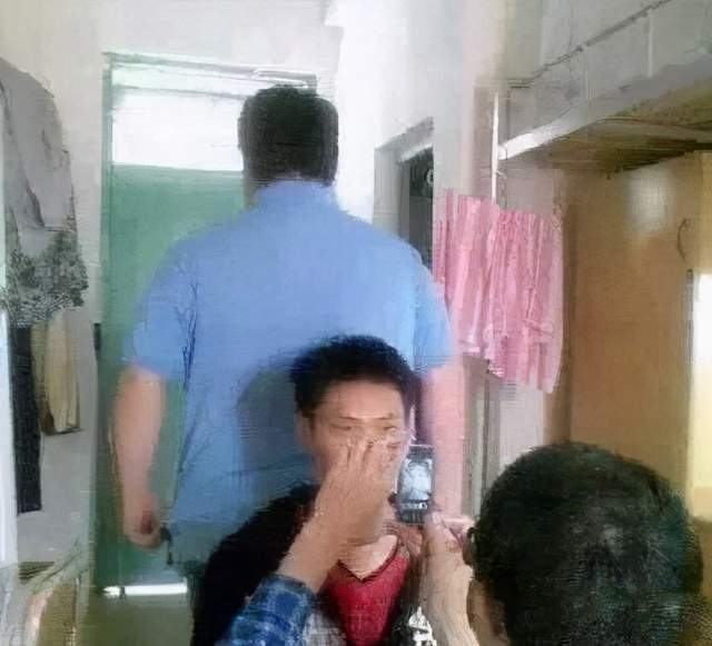 每日沙雕:财大学生体测完,个个财大气粗