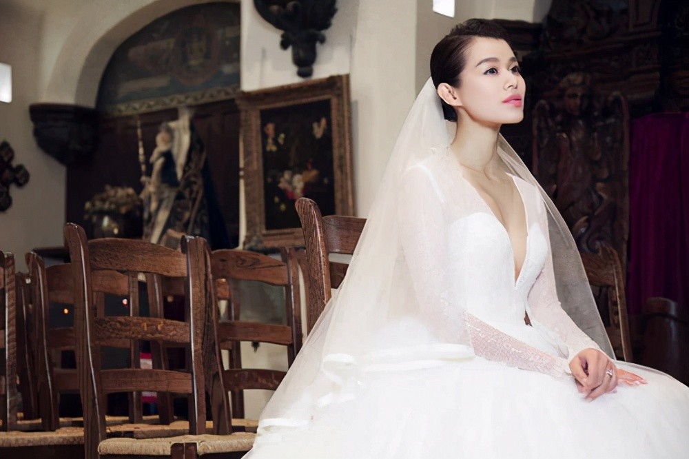 唯美婚纱壁纸_唯美婚纱手机壁纸(3)