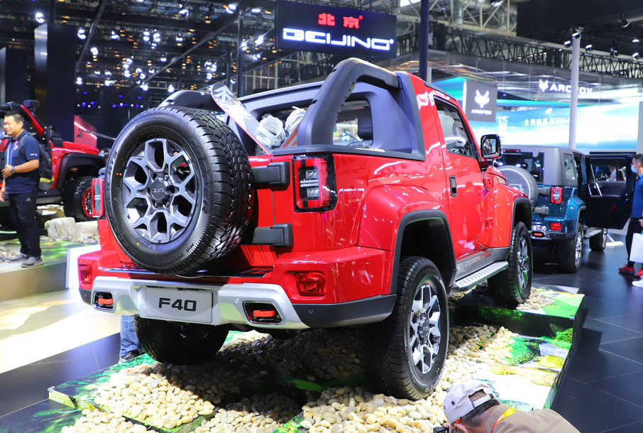北京f40定位于两座皮卡车扭矩高达380牛米车身尺寸较小