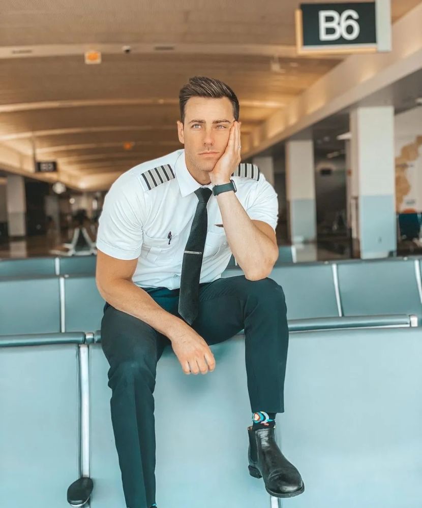 garrett | captain 为什么机长都长得这么违规啊