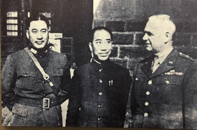 向华强的父亲是戴笠器重的军统少将,创立新义安,后被驱逐出香港
