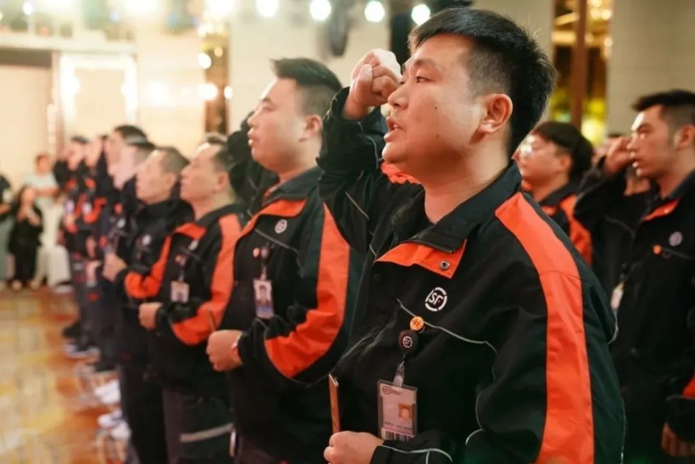 回龙观人口2021_2021新年快乐图片(3)