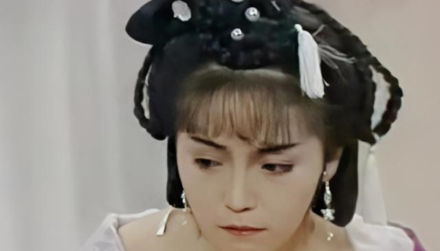 石榴姐苑琼丹曾与林正英历经生死恋痛失挚爱后嫁入豪门