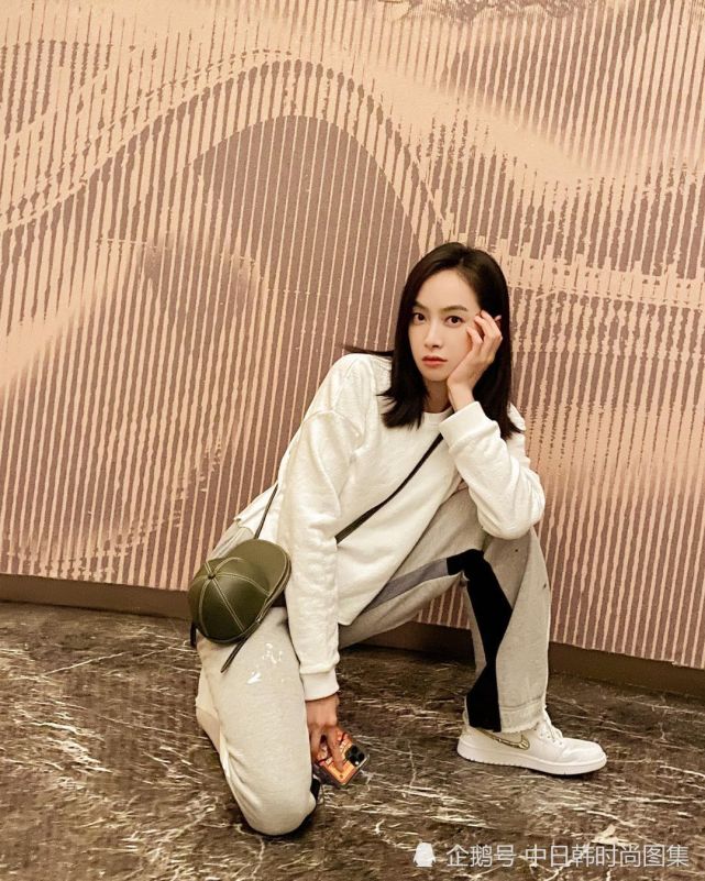 气质型美女,宋茜美照到底多炸?网友:什么风格的衣服都