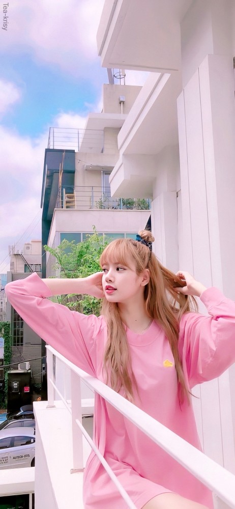 lisa高清壁纸人间芭比