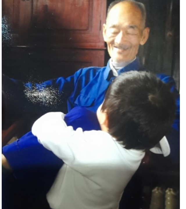 许光有四个子女,分别叫许道昆,许道仑,许道江,许道海.