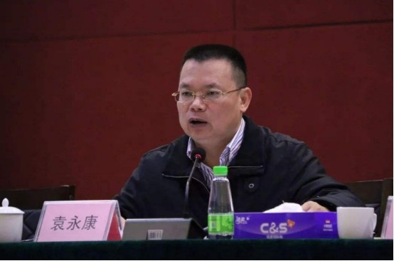 广东多名高官落马,私生活糜烂,官员贪腐的背后,究竟是