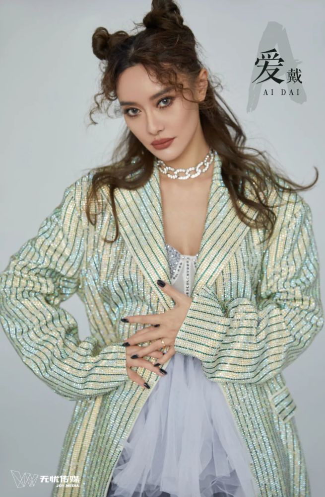中国著名女歌手爱戴与无忧传媒达成新媒体合作!