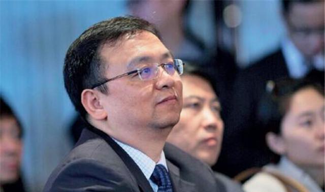 比亚迪总裁王传福:少年时父母去世,哥嫂借钱供其读书