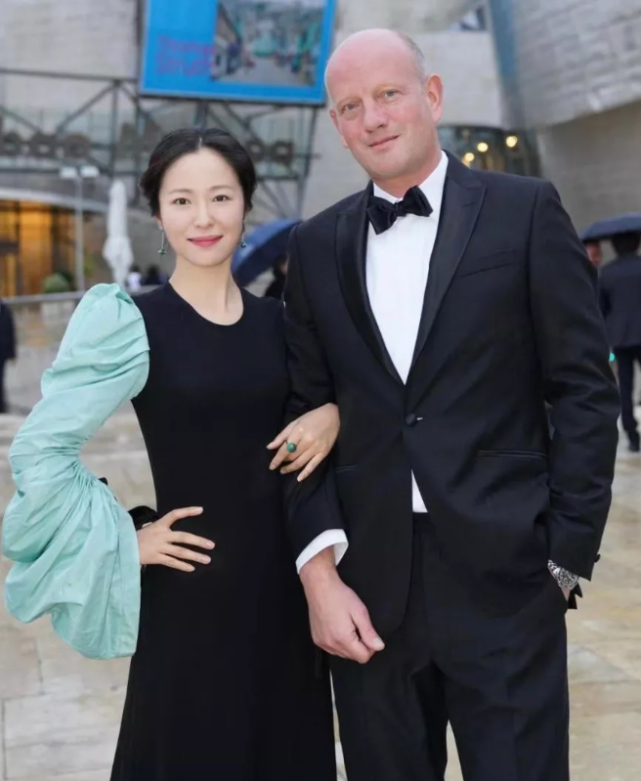 什么情况?刚曝出隐婚生子又与导演看车,37岁江小爬绯闻一箩筐|赵汉唐|