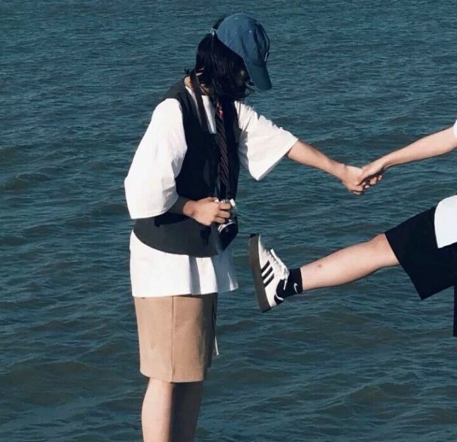 闺蜜头像/你是要做富婆的人,不能被爱情牵绊