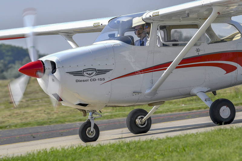 塞斯纳172型小飞机(cessna 172)示意图,与文无关.(网络图片)