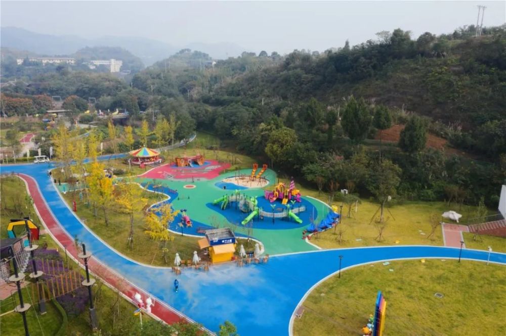 这里就是—— 五凤溪坡坡上户外探险乐园! 今天文旅君给大家介