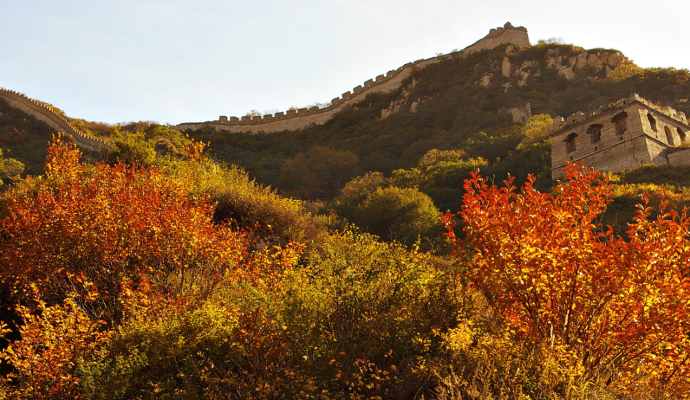 从北京八达岭长城迎最美秋色万山红遍层林尽染