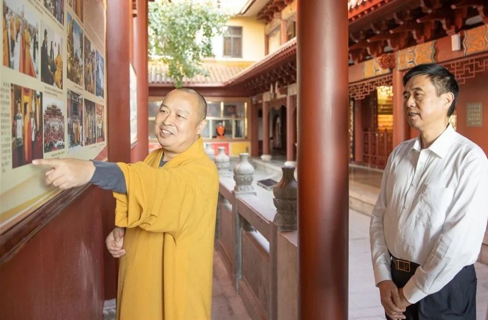 深圳市委常委,市政府党组成员田夫一行来深圳弘法寺调研