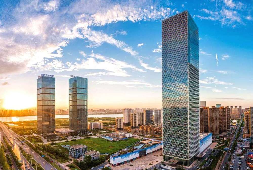 河南经济总量在中西部_河南牧业经济学院(2)