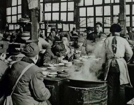 没想到60多年前的人们是这样子,1953年中国百姓生活真实老照片