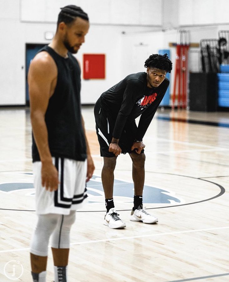 勇士官方再发库里训练照!nba名记:mvp的赛季要来了