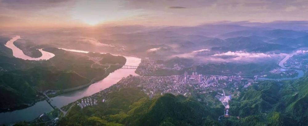 洪江区: