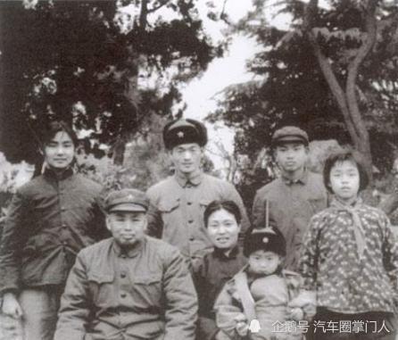 建国初,河南一农妇看报纸才知:早已"牺牲"的丈夫成军区司令员