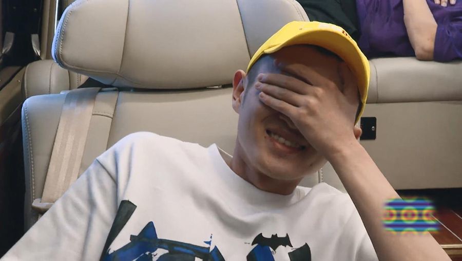 相信观众们在看到这个片段后, 已经笑得前仰后合了.