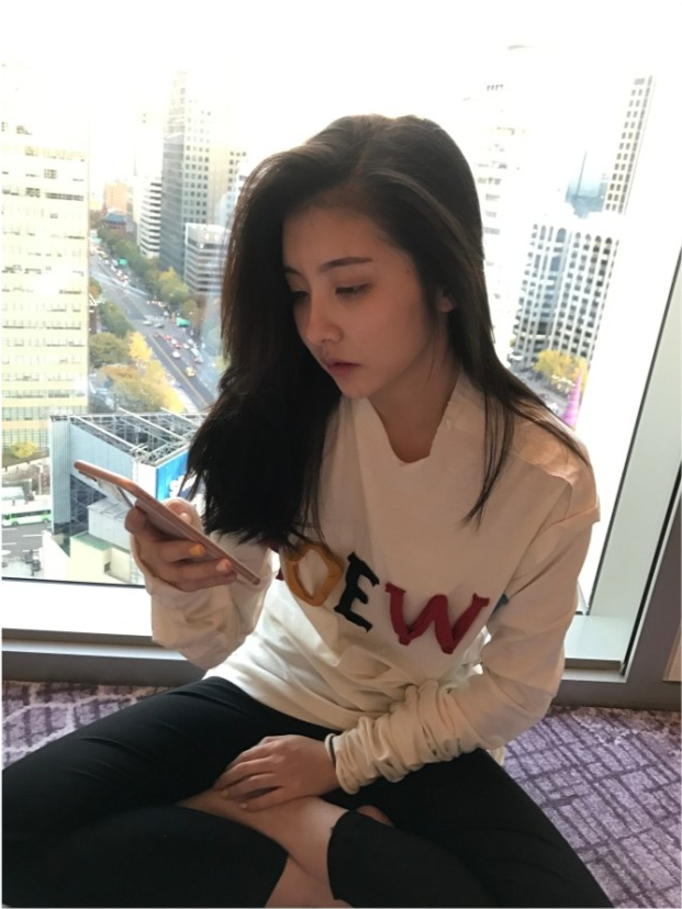 王思聪前任豆得儿自夸是美女,晒斑点妆皮肤粉嫩,脸胖乎乎好可爱
