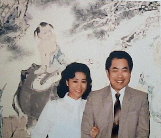 而范曾和楠莉擦出爱情的火花最后,却要楠莉的丈夫和边宝华来承担痛苦
