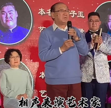 天津相声界又一盛事,相声演员罗峰收徒,魏文亮李伯祥等名家云集