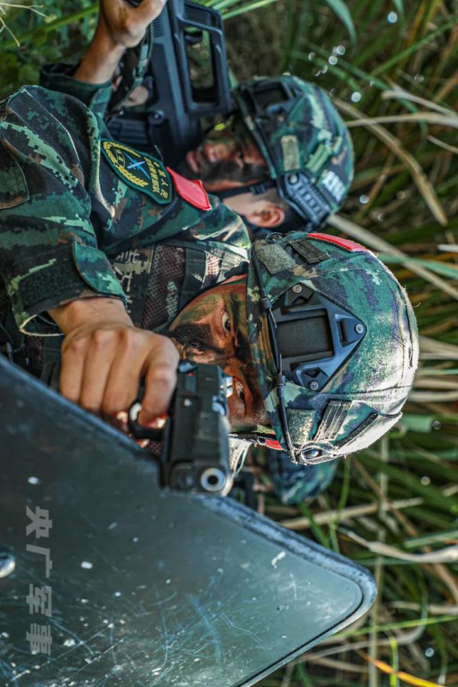 超帅预警!武警特战训练热血来袭