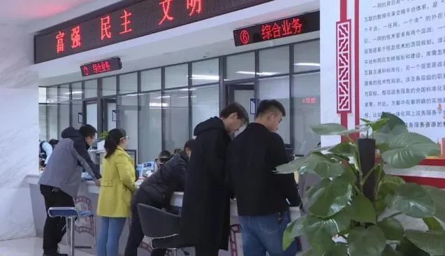 嘉峪关有多少人口_嘉峪关城楼图片