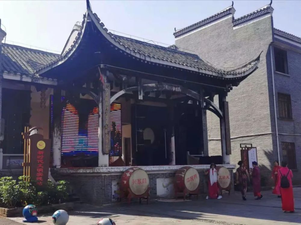 奉新县有多少人口_奉新县受伤考生(2)