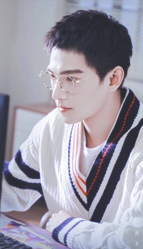 杨洋头像壁纸,杨不修可不是白叫的