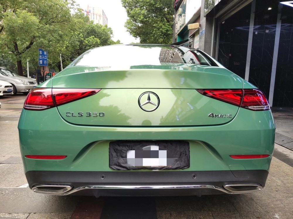 奔驰cls260轿跑祖母绿,奔驰2021款c260l祖母绿 奔驰cls350改色彩虹祖母绿 你是女神的最爱吗?