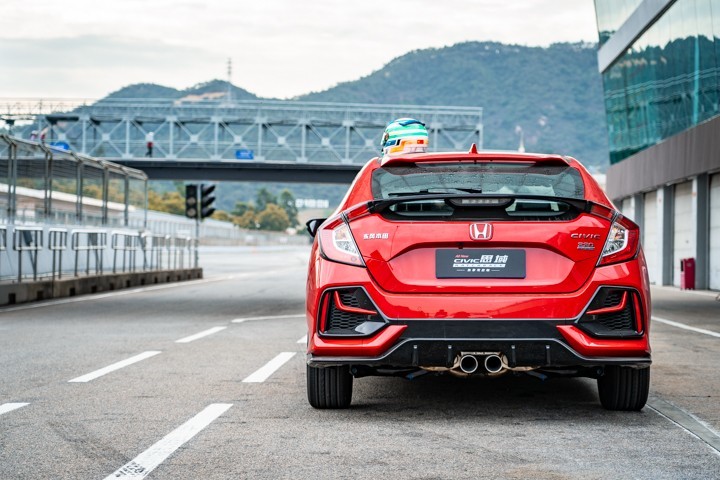 燃擎挑战!赛道试驾东风本田思域hatchback