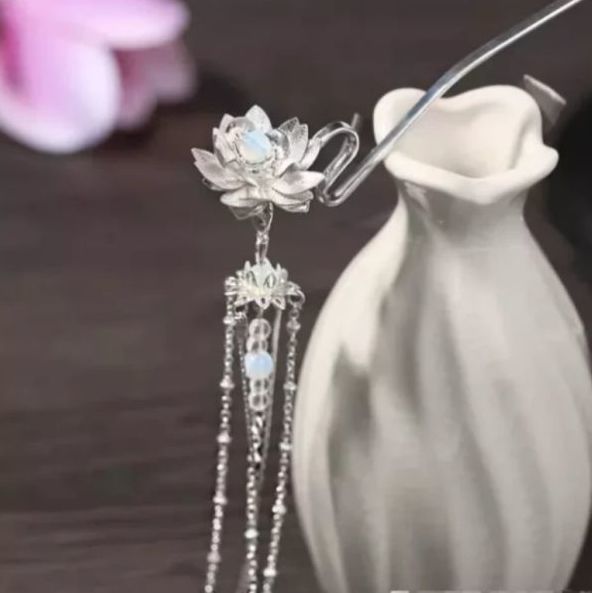 步摇什么成语_金步摇是什么东西(5)