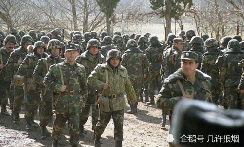 亚美尼亚阵亡士兵新增754人卡拉巴赫人民成群结队离开家园含泪烧房子