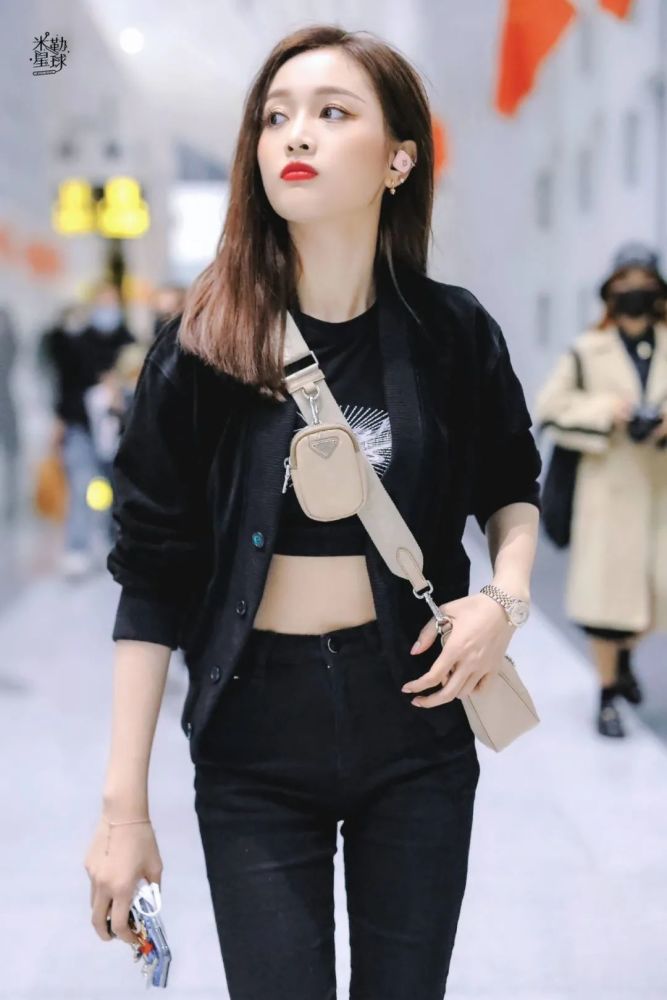 海南富婆吴宣仪,是怎么把3w的名牌穿成30块某宝女郎风