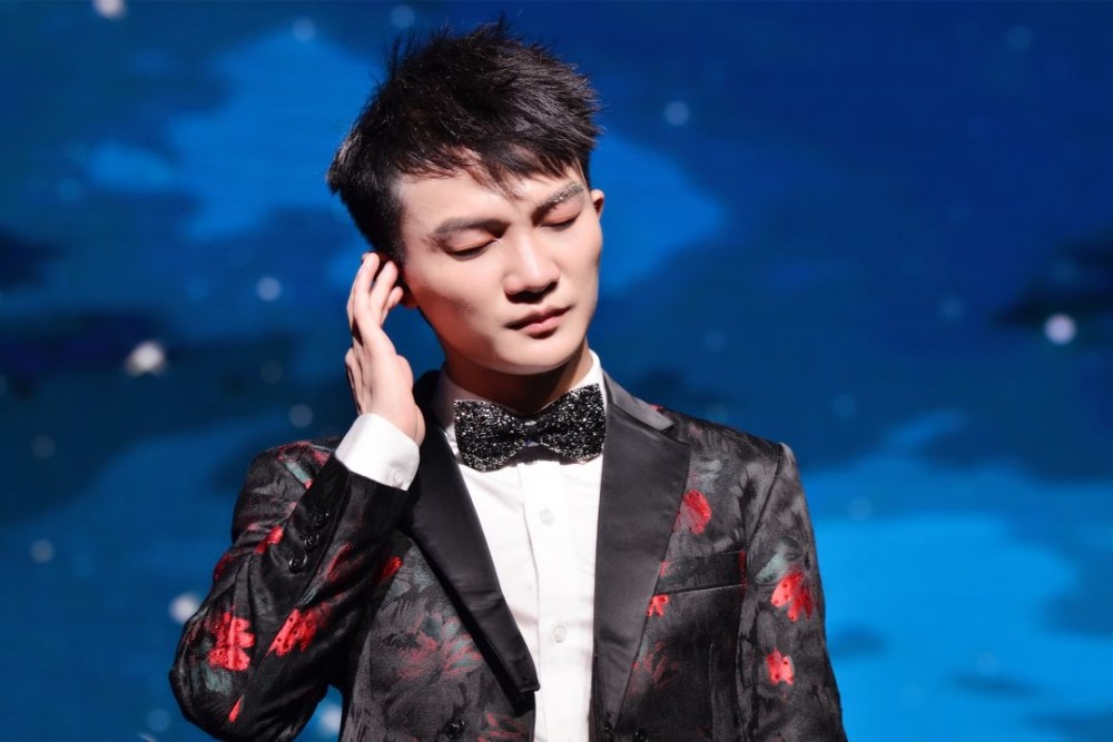 单依纯别拿《好声音》冠军了,未来发展最重要,请看周深和张碧晨