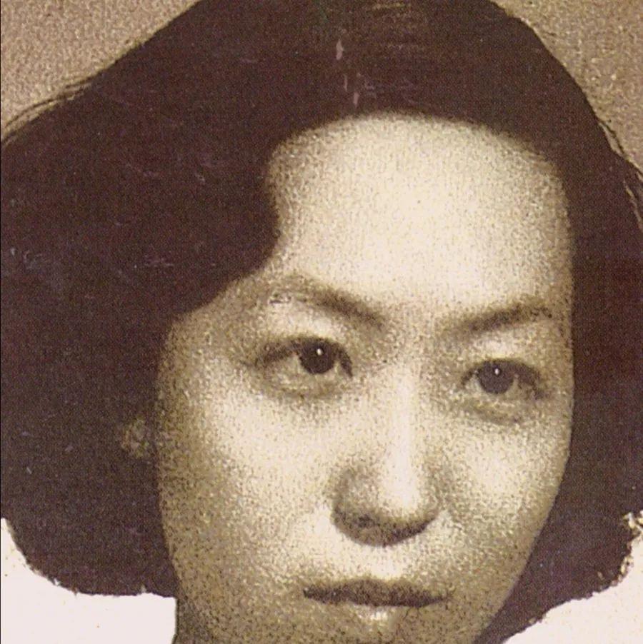 张爱玲早年向胡兰成付出真情分手赠巨款晚年满是恨意和不满