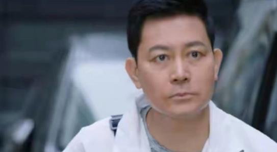 香港男星曾伟权病逝,因一个女人沦为龙套,离世前仍孤单一人