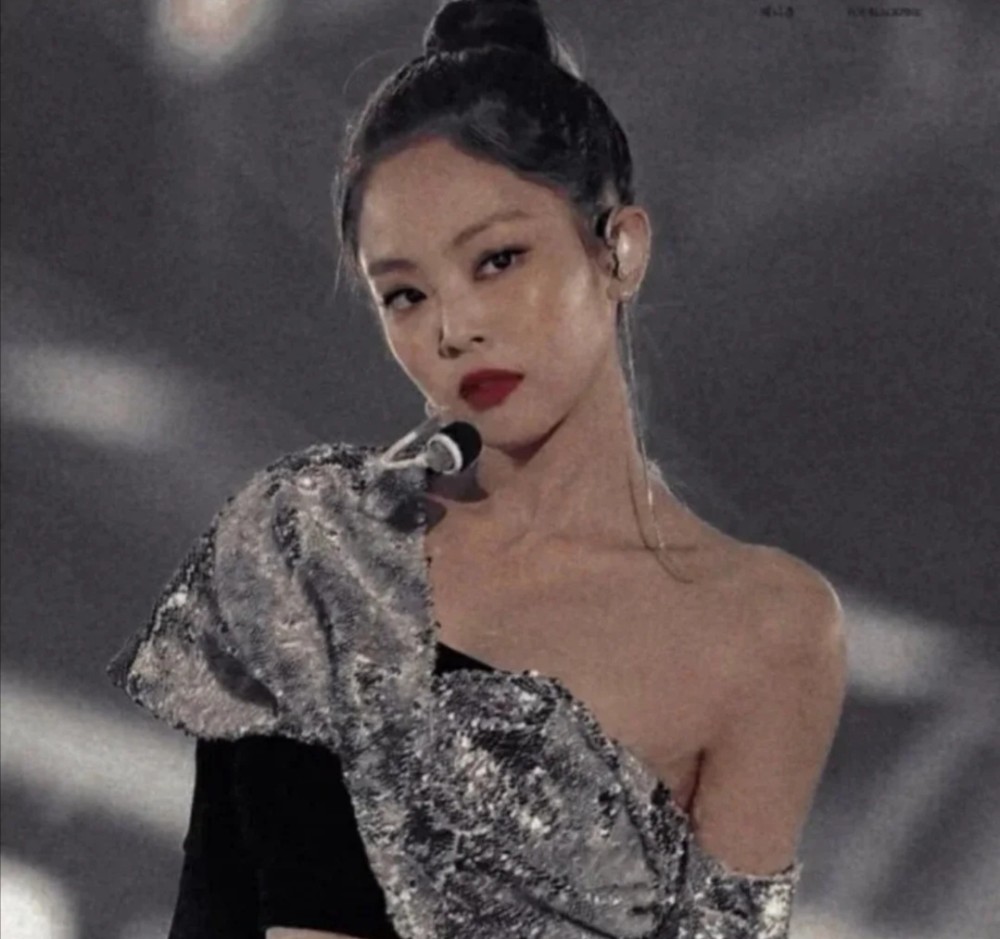 jennie solo名场面科切拉 白月光 场场名场面