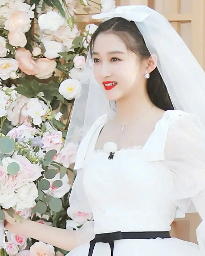 韩范婚纱照_露耳短发发型女生韩范