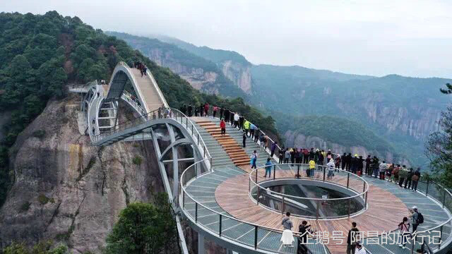 浙江台州神仙居景区一座网红桥火遍全国很多网友说隔着屏幕都瑟瑟发抖