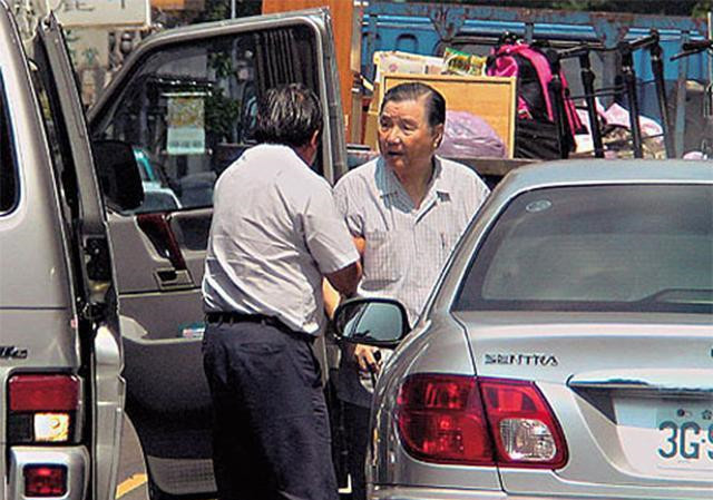 这其中就有与吕乐一样作为在逃人员生活在台湾的华探长曾启荣,后者