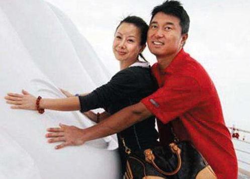 2009年,满文军将妻子告发送进监狱,狱中妻子:我更爱我