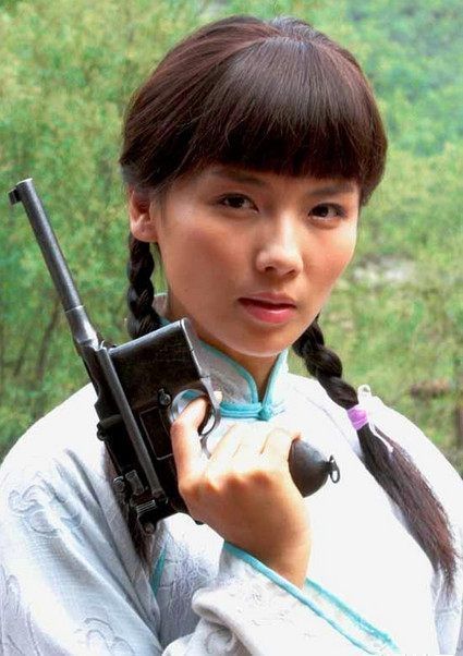 她是中国最美女匪首领,不人不鬼,24岁被枪毙时说了6个