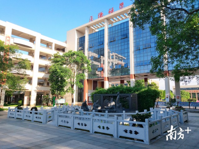 预告|明天上午8:45,在南方 围观万江中学60周年校庆