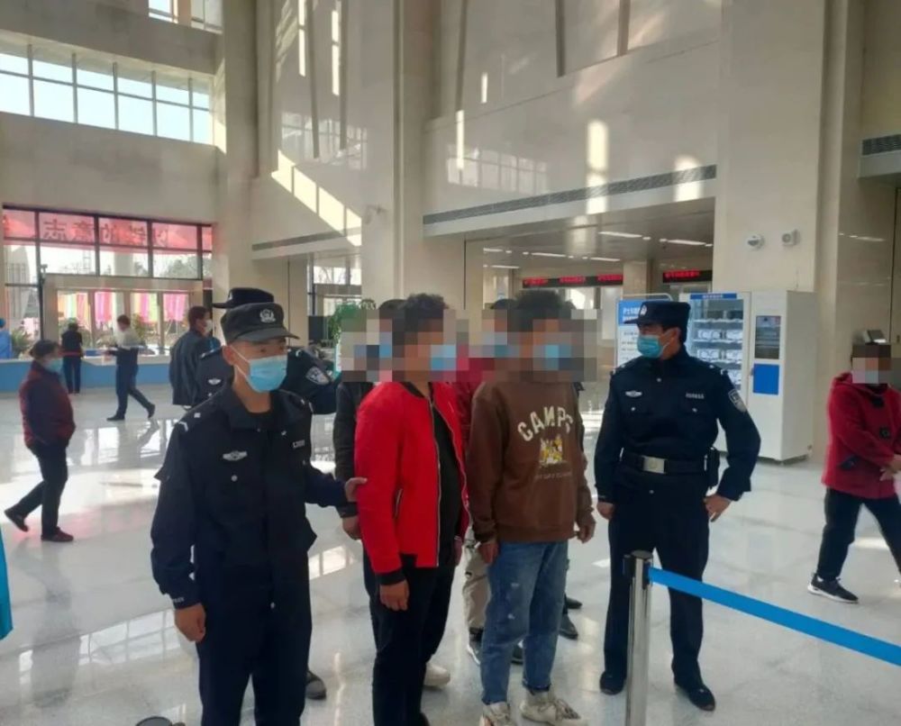 武汉人口案_武汉地铁出人口图片(2)