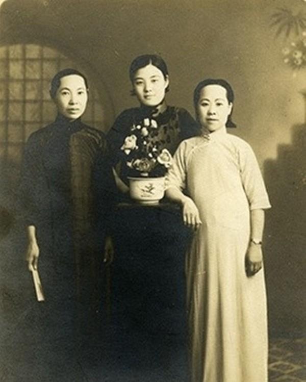 一组老照片:旗袍30年代中国妇女的标准服装,女子穿上很是气质