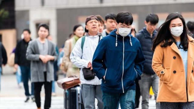 为什么日本人平时喜欢戴口罩出行?是因为他们很多人有